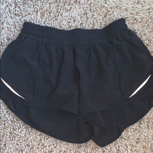 LULULEMON Hotty Hot Short